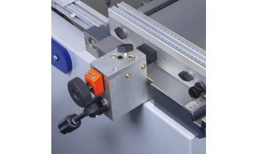 Lateral fence with digital display