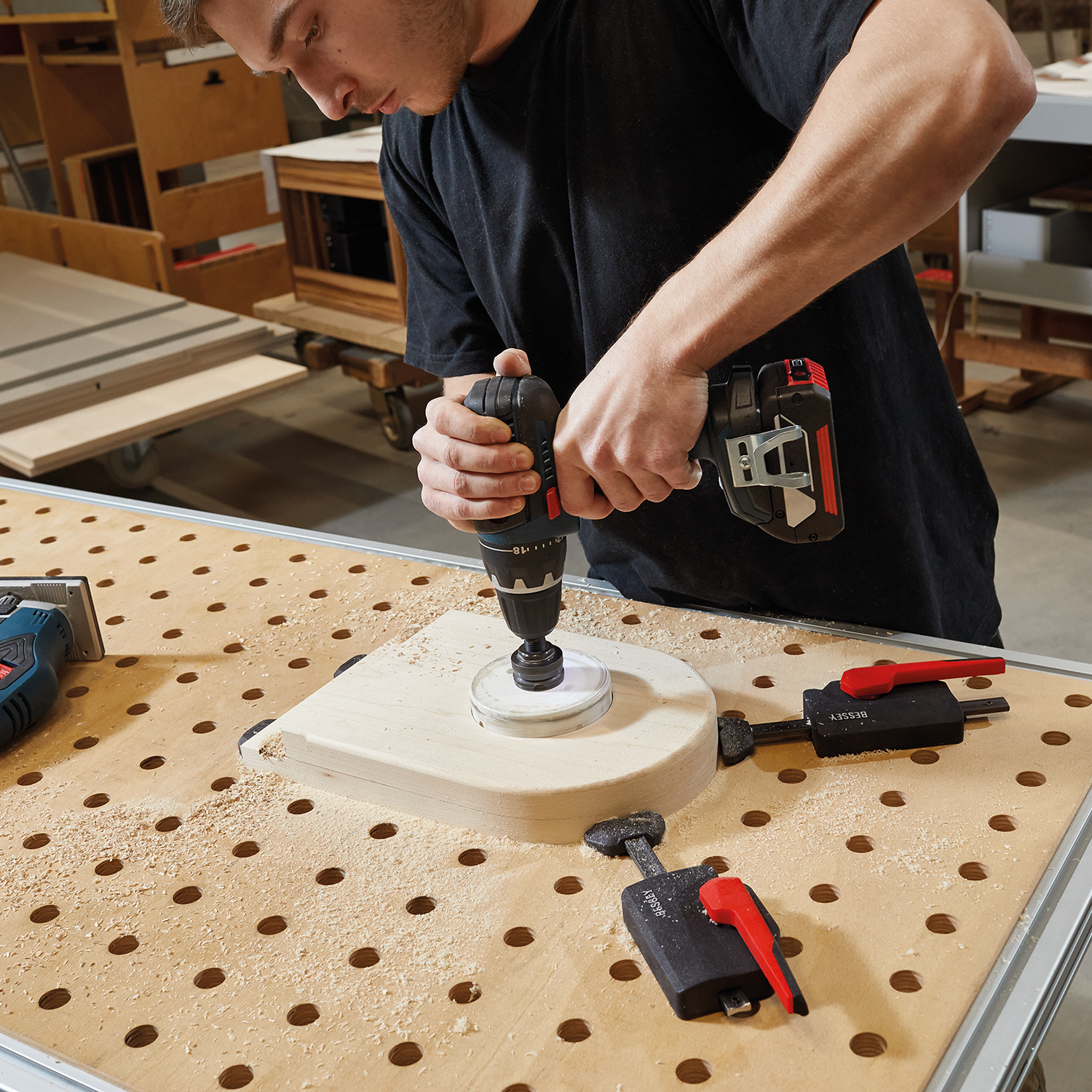 BESSEY® horizontalna potezna spona | mizni kavelj in narebrena matica